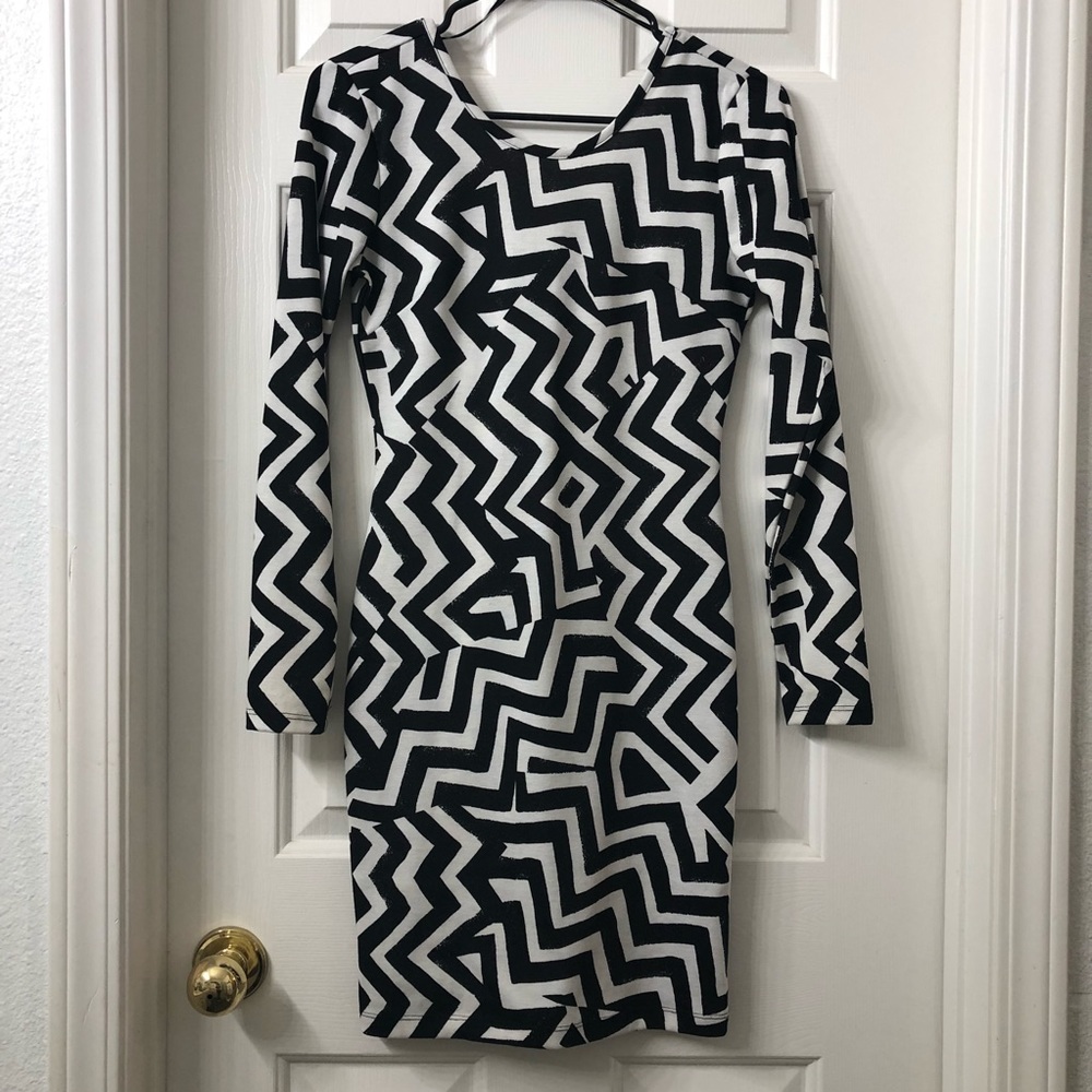 H&M long sleeve form fitting dress Size XS